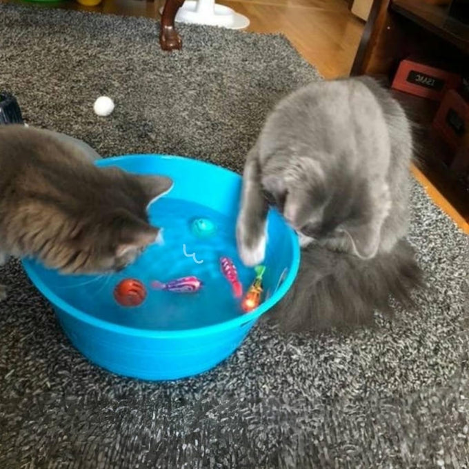 Glowing Waterproof Cat Water Toy with Adjustable Speed and Realistic Motion for Bathtub or Aquarium