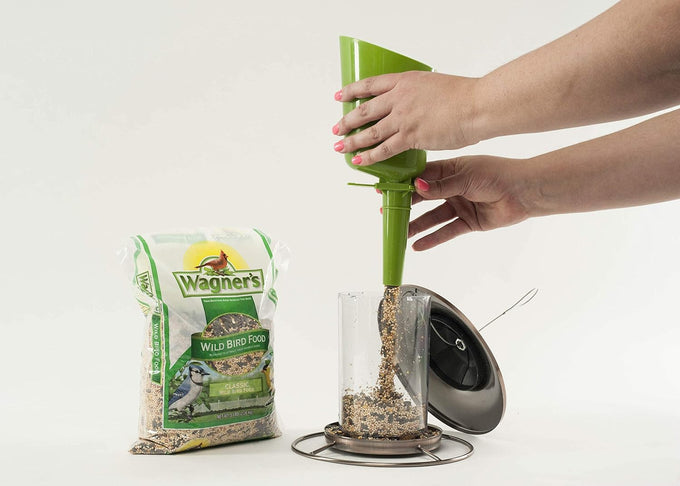 Wagner's 6-pound classic blend wild bird food bag, Millet, sunflower, and cracked corn for backyard birds
